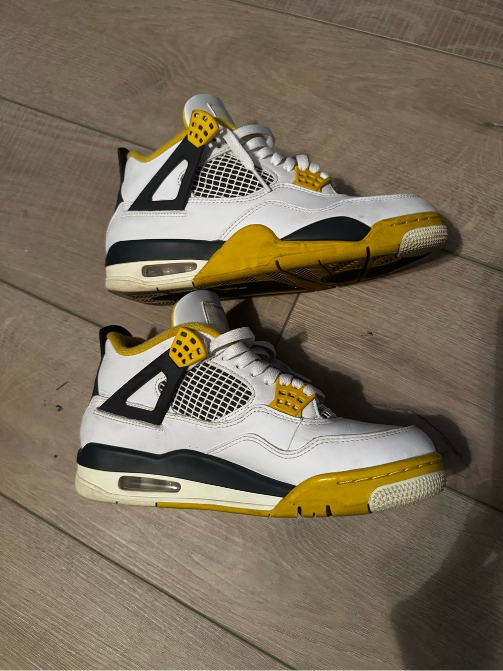 Jordan 4s White and Yellow - Picture 2 of 6